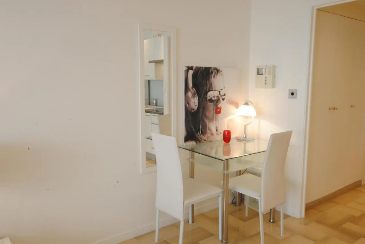Gray D Albion Thi235 Apartment Cannes 0*,